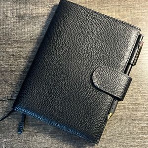 Moterm Pebbled Black b6 cover